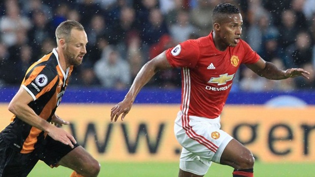 Valencia có nguy cơ vắng mặt khỏi derby Manchester. Ảnh: Internet.