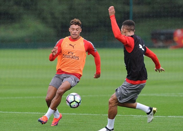 Tương tự là trường hợp của Chamberlain, tiền vệ đang không có phong độ cao.