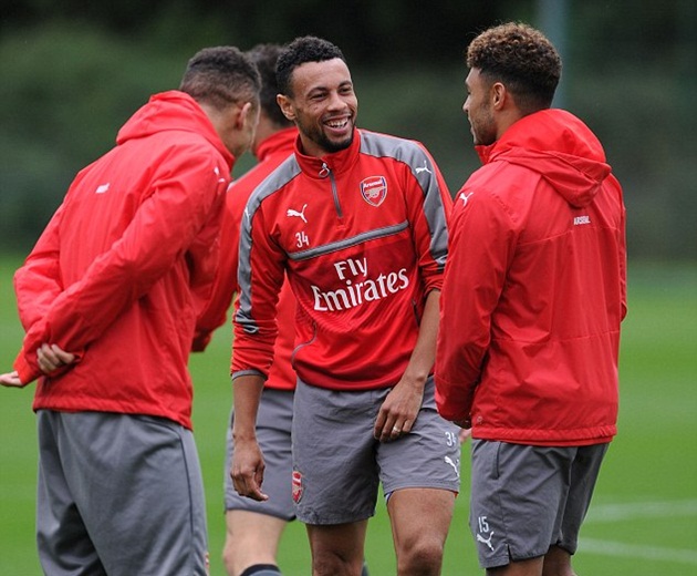 Coquelin dù dính chấn thương nhưng cũng góp mặt trong buổi tập gần nhất.