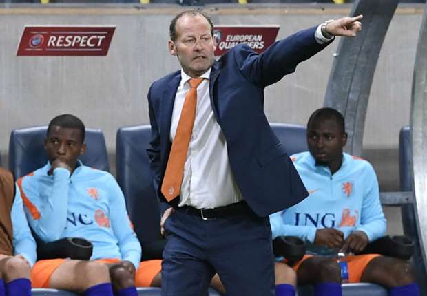 Danny Blind đổ lỗi cho trọng tài. Ảnh: Internet.