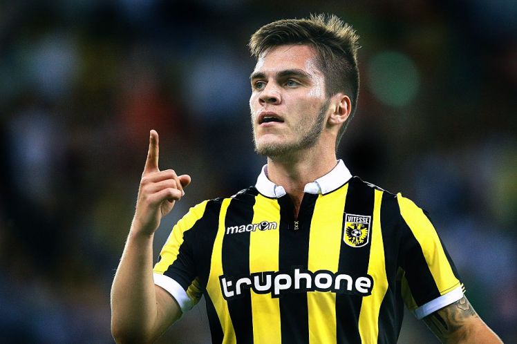 7. Nathan: Trước khi gia nhập Vitesse theo dạng cho mượn, Nathan đã trở thành cầu thủ chính thức của Chelsea. Tài năng trẻ này sinh năm 1996 và có quốc tịch Brazil, sở trường tiền đạo cắm.