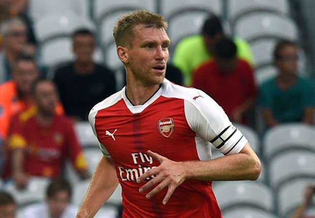 Mertesacker khao khát ở lại Arsenal. Ảnh: Internet.