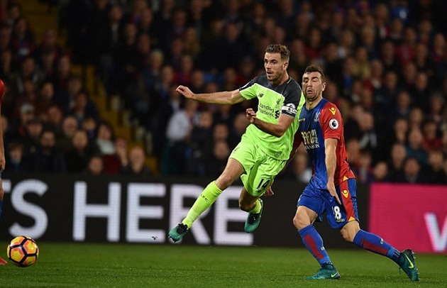 1. Jordan Henderson - Liverpool - Số đường chuyền chính xác mỗi trận: 84.5