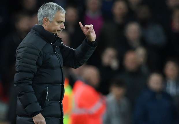 Mourinho chỉ trích học trò. Ảnh: Internet.