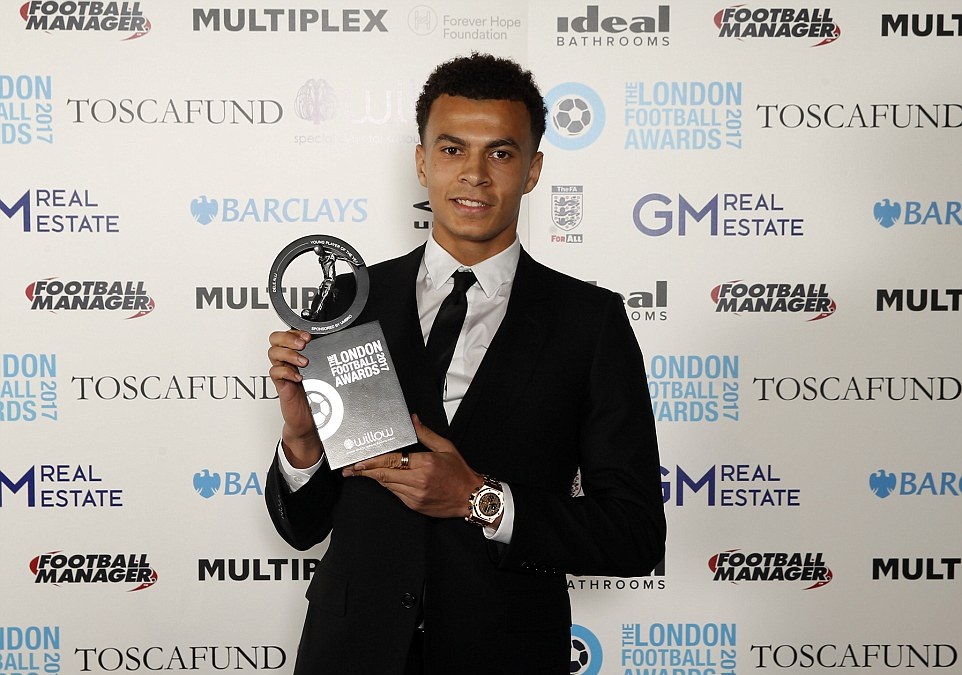 Ở hạng mục cầu thủ trẻ hay nhất London, tiền vệ Dele Alli của Tottenham Hotspur được vinh danh. 2016 là một năm thành công của Alli khi tiền vệ trẻ này trở thành trụ cột của Tottenham và cả tuyển Anh.