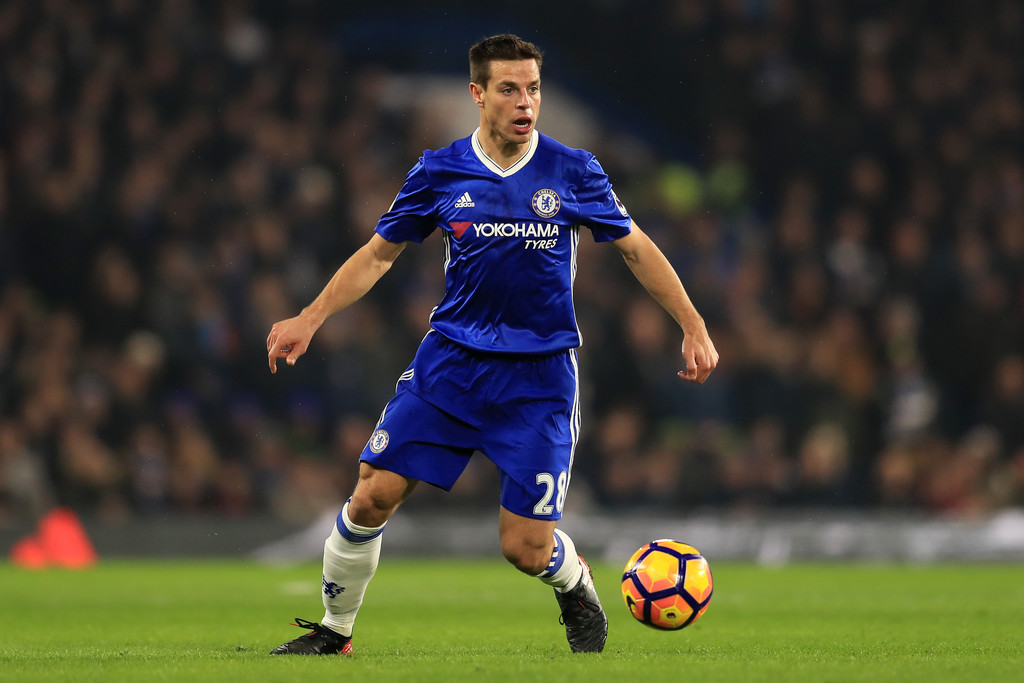 Azpilicueta là một trong ba cầu thủ Chelsea rơi vào tầm ngắm Barca.