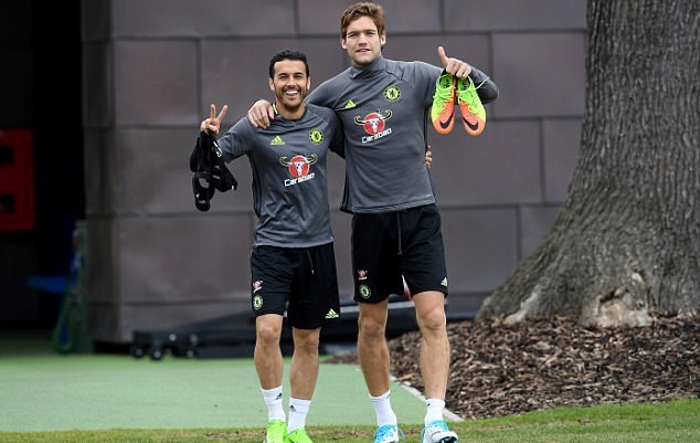 Bộ đôi đồng hương Pedro và Marcos Alonso ngày càng trở nên quan trọng với Chelsea.