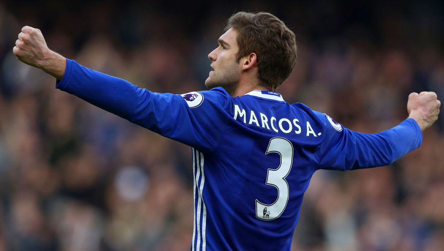 Hậu vệ cánh: Marcos Alonso - Alonso lại là một bản hợp đồng cực kì chất lượng của Chelsea. Nói không ngoa, cầu thủ này chính là một trong số những hậu vệ cánh hay nhất Ngoại hạng Anh mùa này. Alonso đã ghi được 5 bàn tính riêng tại đấu trường quốc nội.