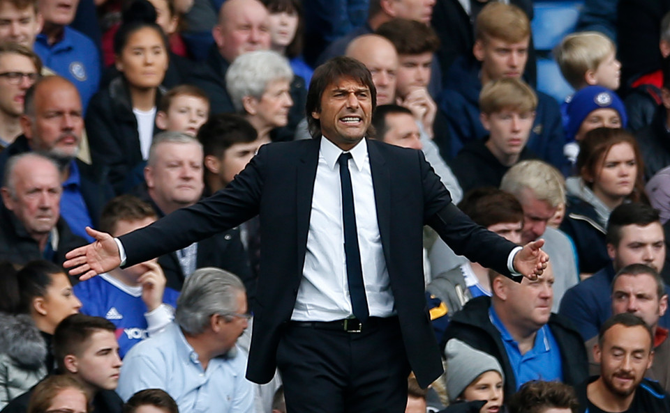 Conte đá xoáy thành Manchester.