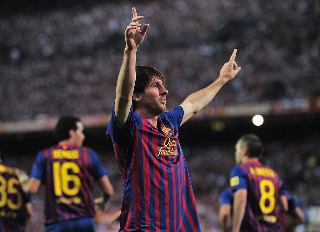 10. Ghi nhiều bàn thắng nhất tại La Liga - Một lần nữa, Ronaldo bị Messi khuất phục khi tiền đạo người Argentina đã ghi đến 345 bàn thắng so với chỉ 280 của CR7.