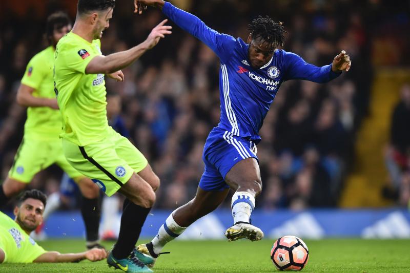 Michy Batshuayi: 4.5 - Khiến Chelsea tốn đến 34 triệu bảng tiền chuyển nhượng song Batshuayi lại chưa đáp ứng được kì vọng của CĐV. Tiền đạo người Bỉ chỉ là quân bài dự bị của Costa trên hàng công. Batshuayi không một lần đá chính tại NHA, ghi được 2 bàn.