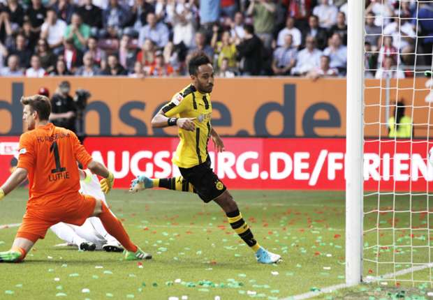 Dù vậy, chân sút người Gabon vẫn đem về bàn san bằng tỉ số cho Dortmund chỉ 4 phút sau bàn thua.