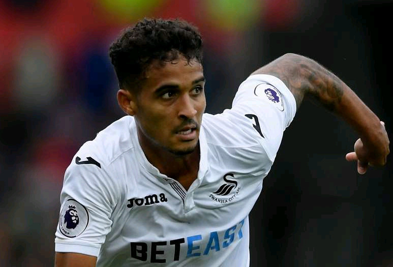 KYLE NAUGHTON | Swansea City | - Cùng với Fabianski, Naughton cũng có màn trình diễn chói sáng trước Sunderland khi ghi bàn thắng ấn định tỉ số 2-0 cho Swansea. Đây cũng là pha lập công đầu tiên sau 141 lần ra sân tại Ngoại hạng Anh của hậu vệ này.