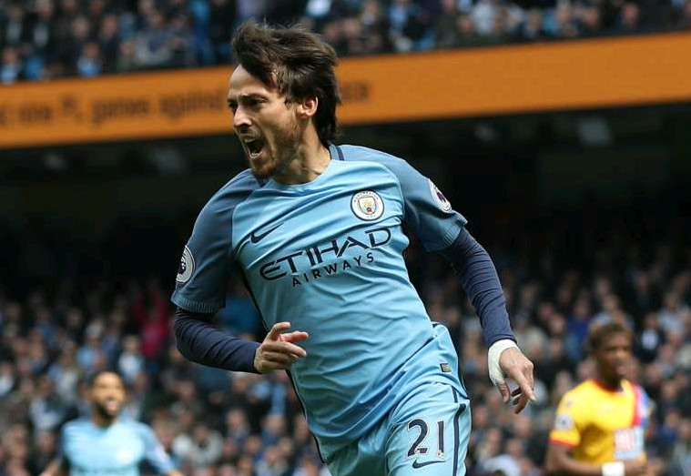 DAVID SILVA | Manchester City | - David Silva đem về bàn thắng mở tỉ số cho Man City trước Leicester City, mở ra thắng lợi 2-1 của đội chủ sân Etihad. Đây cũng là pha lập công đầu tiên của tiền vệ người TBN kể từ tháng 12/2014.