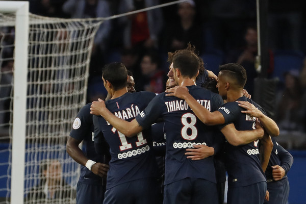 Phút 13, PSG vươn lên dẫn trước sau bàn mở tỉ số của Rabiot.