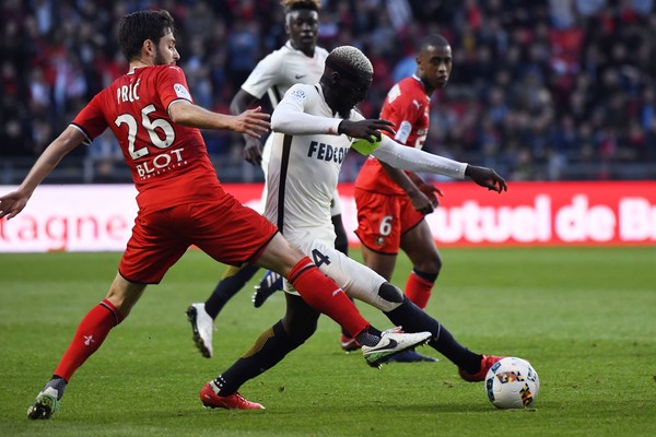 Chơi nỗ lực, Rennes có bàn rút ngắn tỉ số ở phút 90+1 cũng do công Diakhaby.