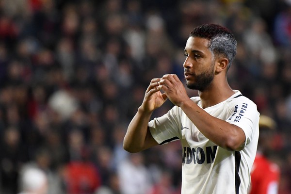 Phút 78, hậu vệ cánh Jorge nới rộng cách biệt cho Monaco sau pha kiến tạo của Sidibe.