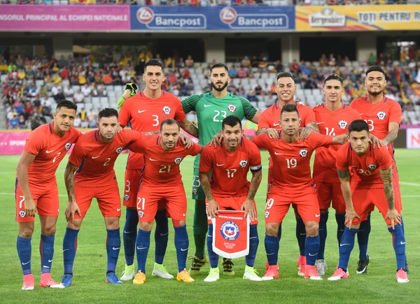 Tuyển Chile ra quân với nhiều ngôi sao trong đội hình như Sanchez, Medel hay Vargas.