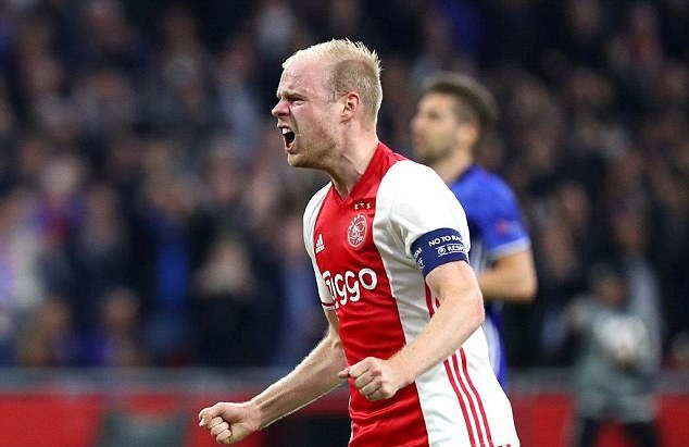 Mùa giải trước, tiền vệ này là trụ cột của Ajax, giúp đội bóng này tiến đến chung kết Europa League.