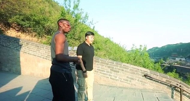 Chùm ảnh: Pogba thi thố tốc độ với fan ngay tại Vạn lý trường thành - Bóng Đá