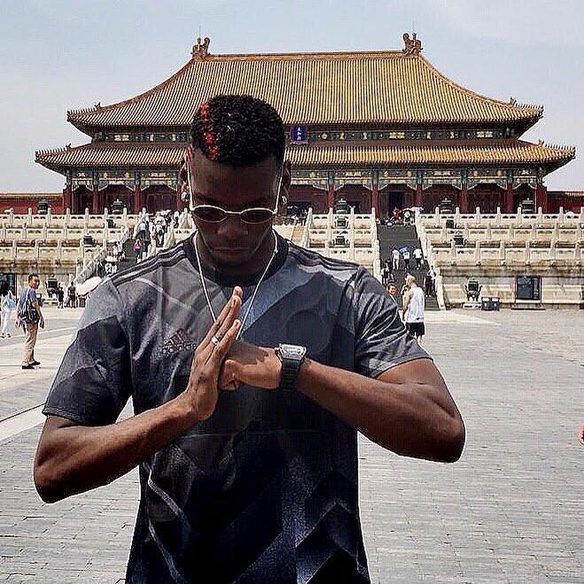 Chùm ảnh: Pogba thi thố tốc độ với fan ngay tại Vạn lý trường thành - Bóng Đá