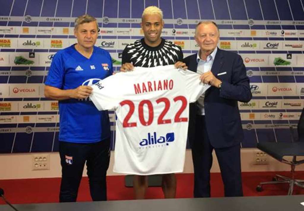 Mariano Diaz chính thức đầu quân Lyon với bản hợp đồng 5 năm. Cựu tiền đạo Real được xem là người thay thế Lacazette.