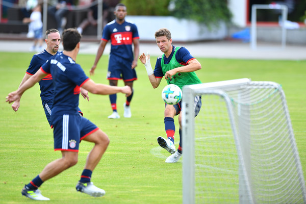 Ảnh tập luyện Bayern - Bóng Đá