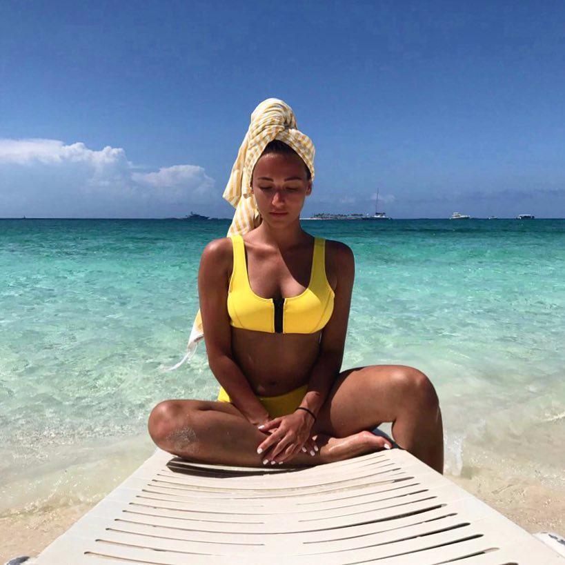 Verrando đang thực tập ở mảng marketing tại Monaco.