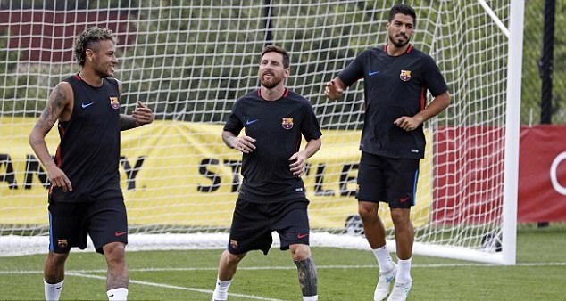 Bộ ba MSN trên sân tập.