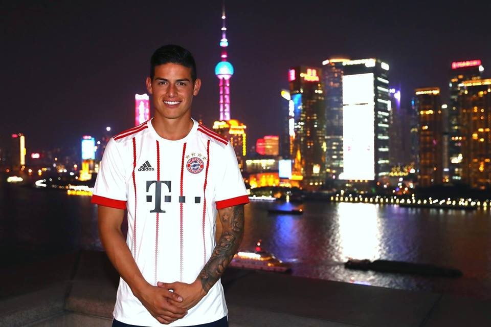 Tân binh James Rodriguez trong trang phục mới.