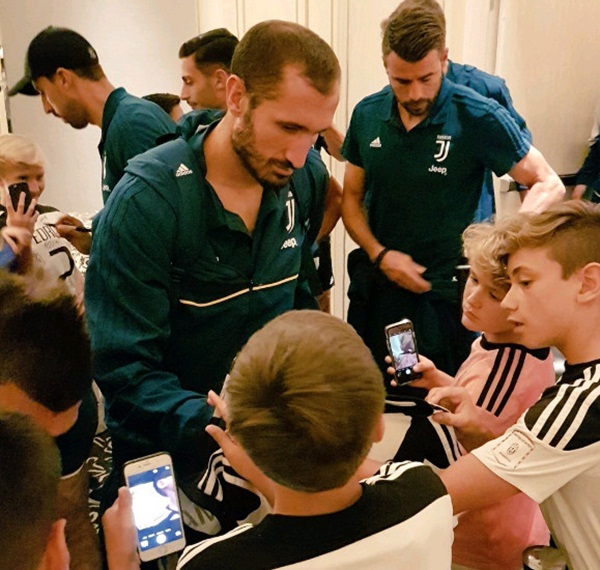 Ảnh Juve bay sang Miami - Bóng Đá