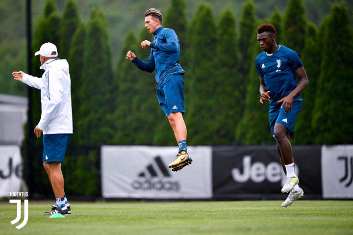 Bernardeschi là tiêu điểm của báo giới trong buổi tập hôm qua.