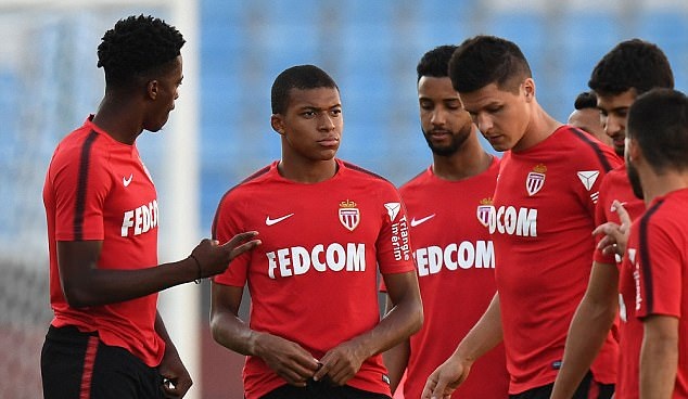 Tiền đạo đang nổi như cồn trên TTCN, Kylian Mbappe được giới truyền thông theo dõi gắt gao.