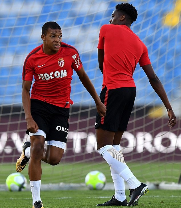 Tương lai của Mbappe vẫn chưa được định đoạt.