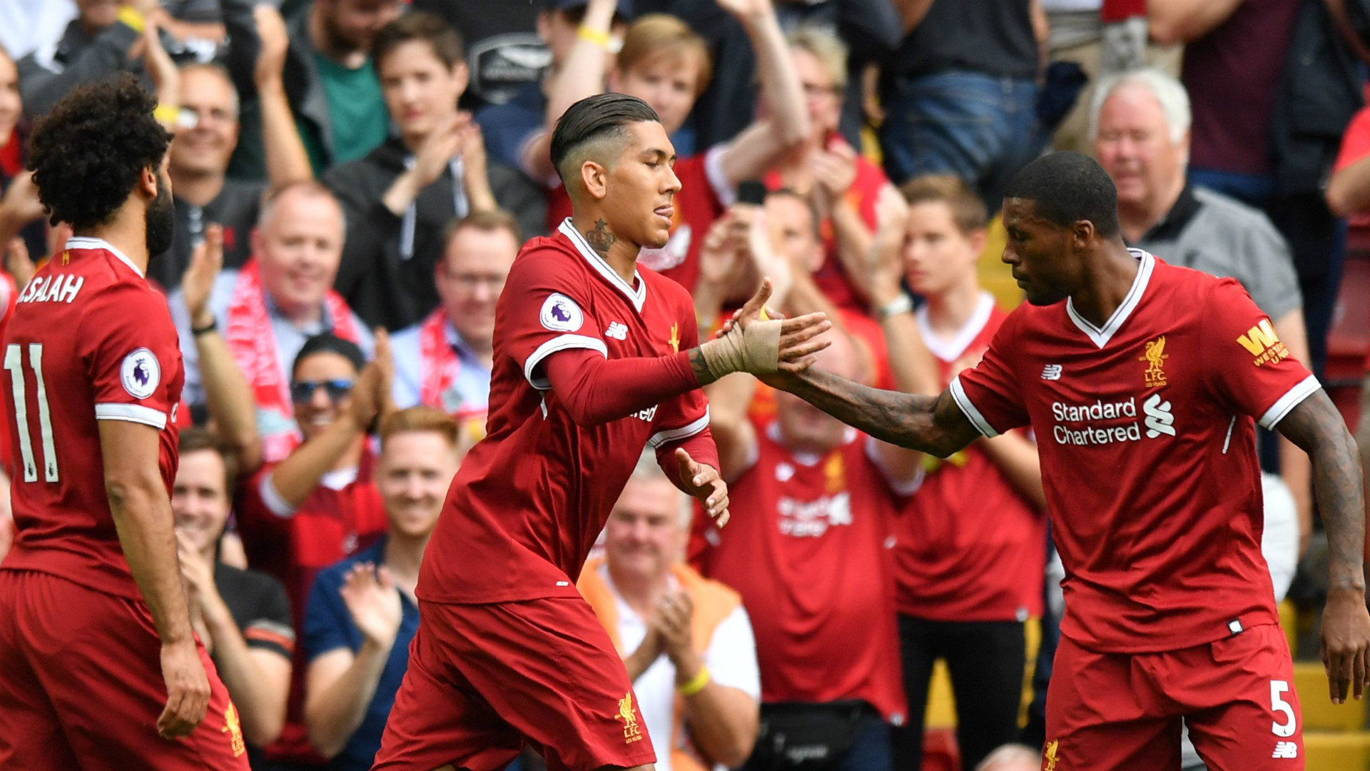 Tiền đạo: Roberto Firmino (Liverpool) - Tương tự Salah, Firmino cũng có một ngày thi đấu chói sáng với 1 bàn thắng và 1 kiến tạo vào lưới Arsenal. Thống kê bên lề cho thấy trong 5 lần đối đầu Arsenal gần nhất, Firmino ghi đến 4 bàn thắng.