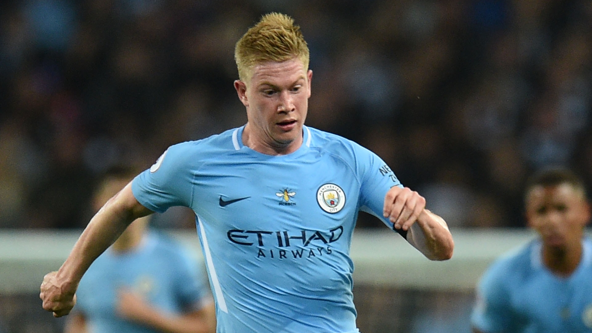 Hộ công: Kevin De Bruyne (Manchester City) - De Bruyne tung ra nhiều đường chuyền quyết định cho đồng đội ghi bàn hơn bất kì đồng đội nào (4 lần). Nhờ công của De Bruyne, Man City có thắng lợi 2-1 đầy chật vật trước Bournemouth.