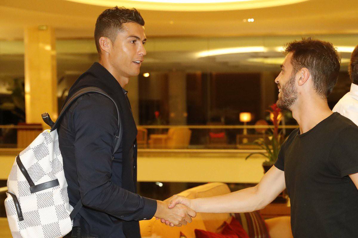 Ronaldo trở về Bồ Đào Nha để hội quân.