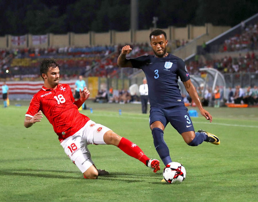 Hậu vệ trái: Ryan Bertrand - 8.3 điểm