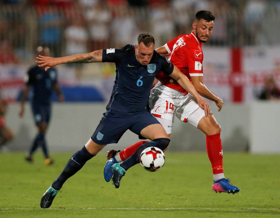 Trung vệ: Phil Jones - 7.4 điểm