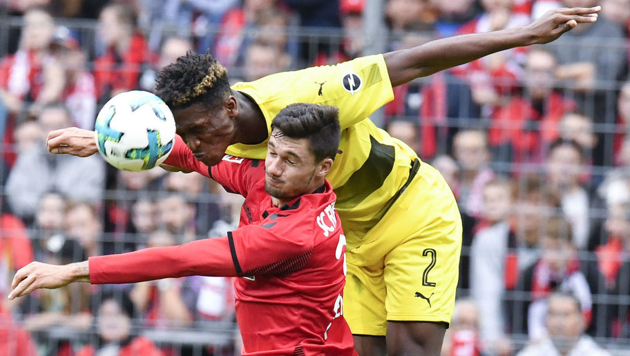 Đội khách thi đấu rất quyết tâm ngay từ những phút đầu.