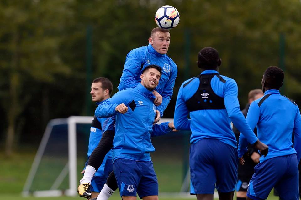 HLV Ronald Koeman phải cải thiện cả tâm lý và chiến thuật cho học trò.