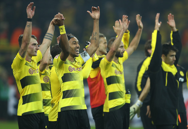 Đội bóng áo vàng có thắng lợi huỷ diệt.