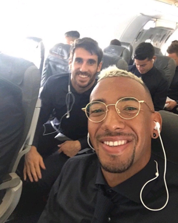 Trung vệ Jerome Boateng nhanh chóng chia sẻ ảnh cá nhân trên mạng xã hội.