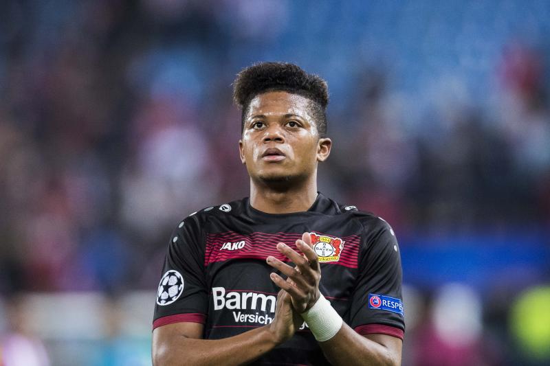 Tiền đạo phải: Leon Bailey (Bayer Leverkusen) - Dù không trực tiếp ghi bàn song Bailey vẫn lập một cú đúp kiến tạo để Volland và Alario nổ súng cho Leverkusen, giúp đội bóng này tạm thoát khỏi nhóm rớt hạng.