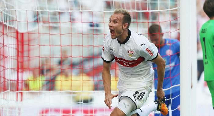 Trung vệ: Holger Badstuber (Stuttgart) - Trong hàng thủ 3 người của Stuttgart, Badstuber là ngôi sao sáng nhất. Cựu cầu thủ Bayern Munich tắc bóng và tranh chấp trên không thành công đến 6 lần. Ngoài ra, Badstuber sở hữu số lần chuyền bóng chính xác lên đến 86%.