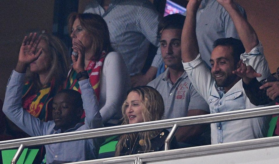 Madonna đến chung vui cùng Ronaldo - Bóng Đá