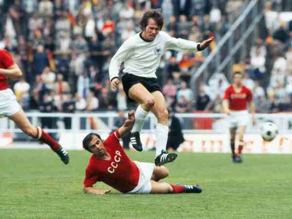 Khi còn trẻ, Heynckes đã là một tiền đạo khét tiếng.