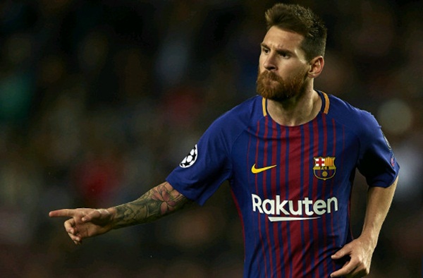 Messi được Berbatov khen ngợi.