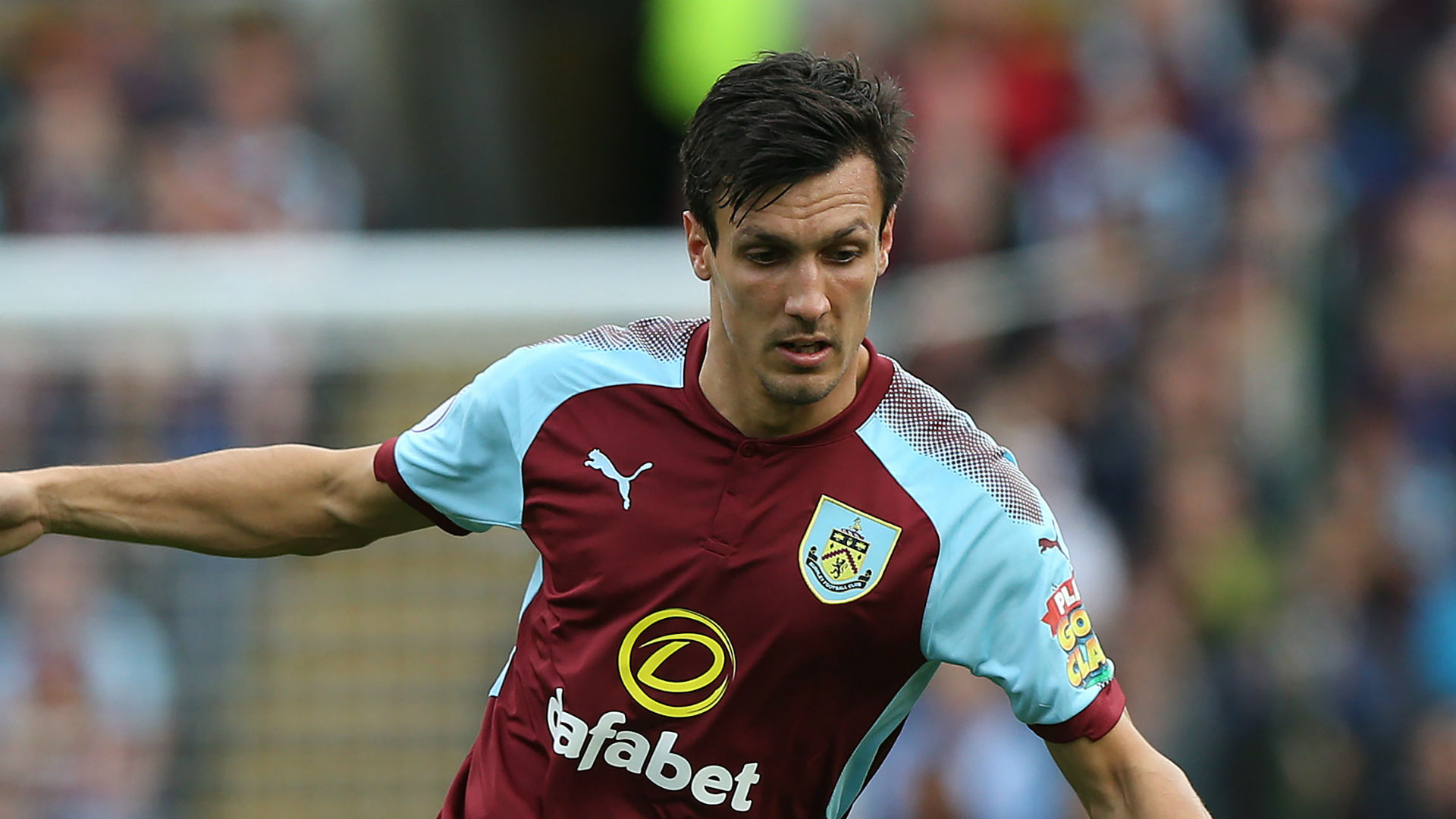 Tiền vệ: JACK CORK | BURNLEY - Sau 43 trận không thể ghi bàn, tiền vệ Jack Cork cuối cùng đã nổ súng giúp đội nhà Burnley có thắng lợi 2-0 trước Swansea, qua đó xây chắc vị trí thứ 7 trên BXH.