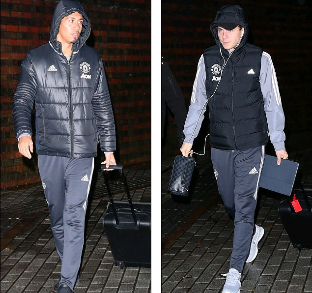 Tập thể M.U hành quân trong đêm, quyết hạ Burnley - Bóng Đá